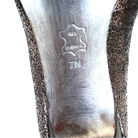 TORY BURCH Pierson-soft Embellished Logo Metallic Gray Leather Pump Heel Sz 7 M - Picture 10 of 11